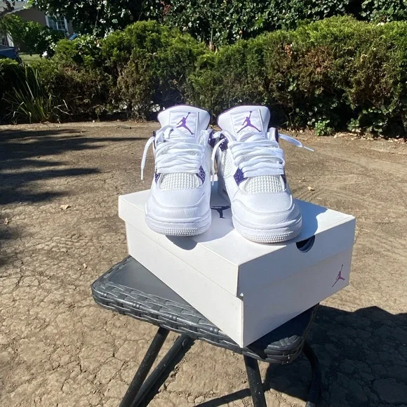Jordan 4s Metallic purple - Picture 2 of 10
